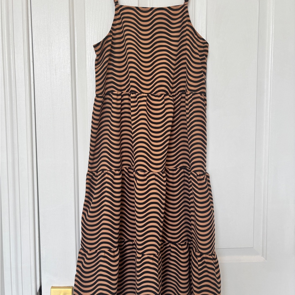 H&M Tan and Black Wavy Stripe Sleeveless Dress